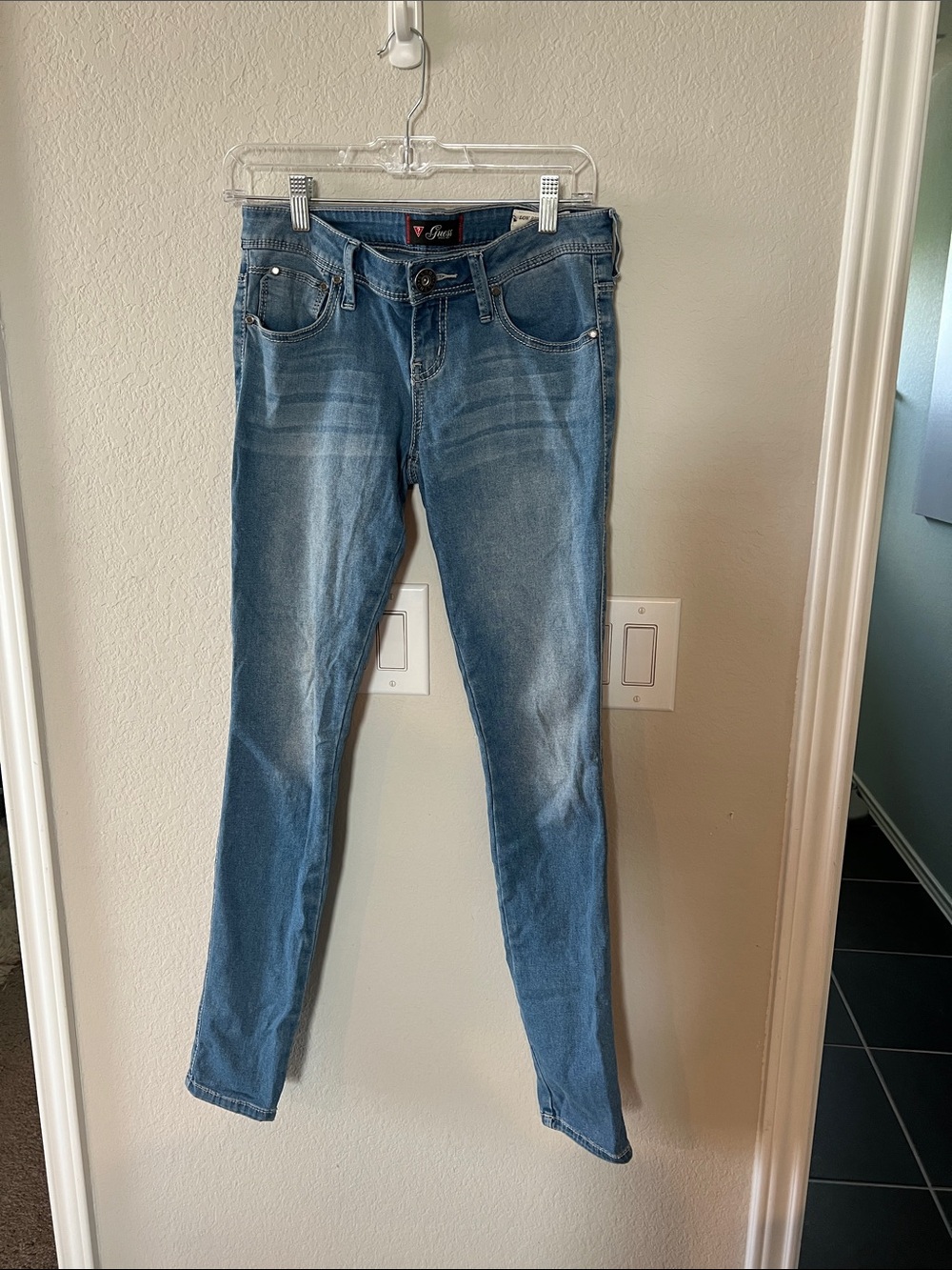 Guess Low Rise Jegging- Maxine Fit